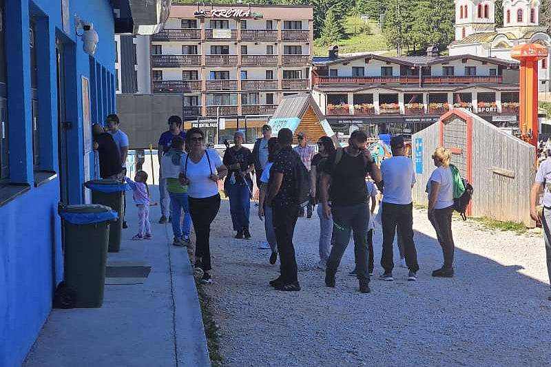 DOK ČEKAMO ZIMU / Jahorina puna turista iz cijelog regiona na zatvaranju ljetne turističke sezone